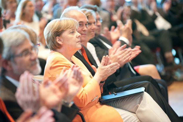 Merkel punktet weiter mit Ihrer Politik